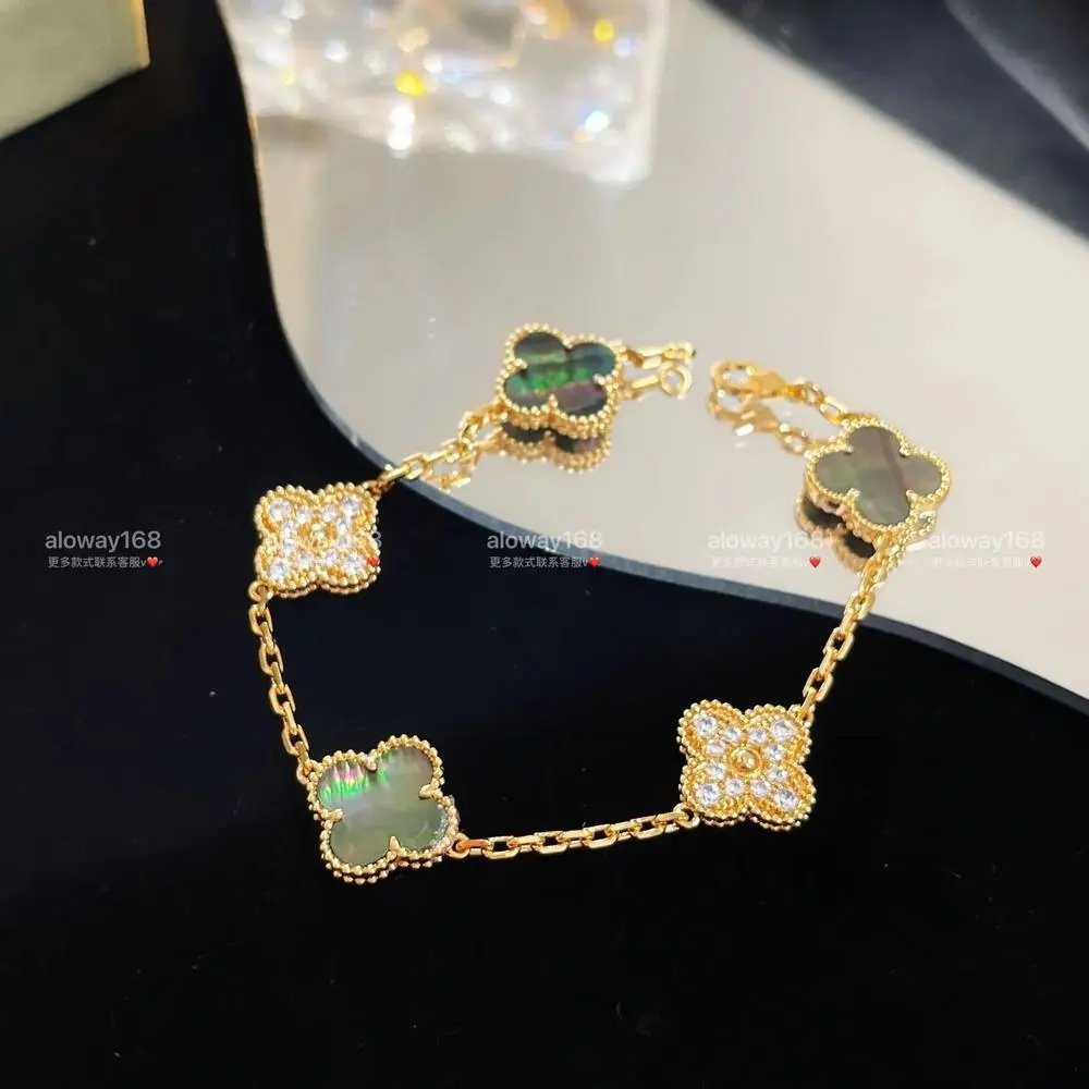Unbranded Jewelry Clover Motif Chain Bracelet — Style 26