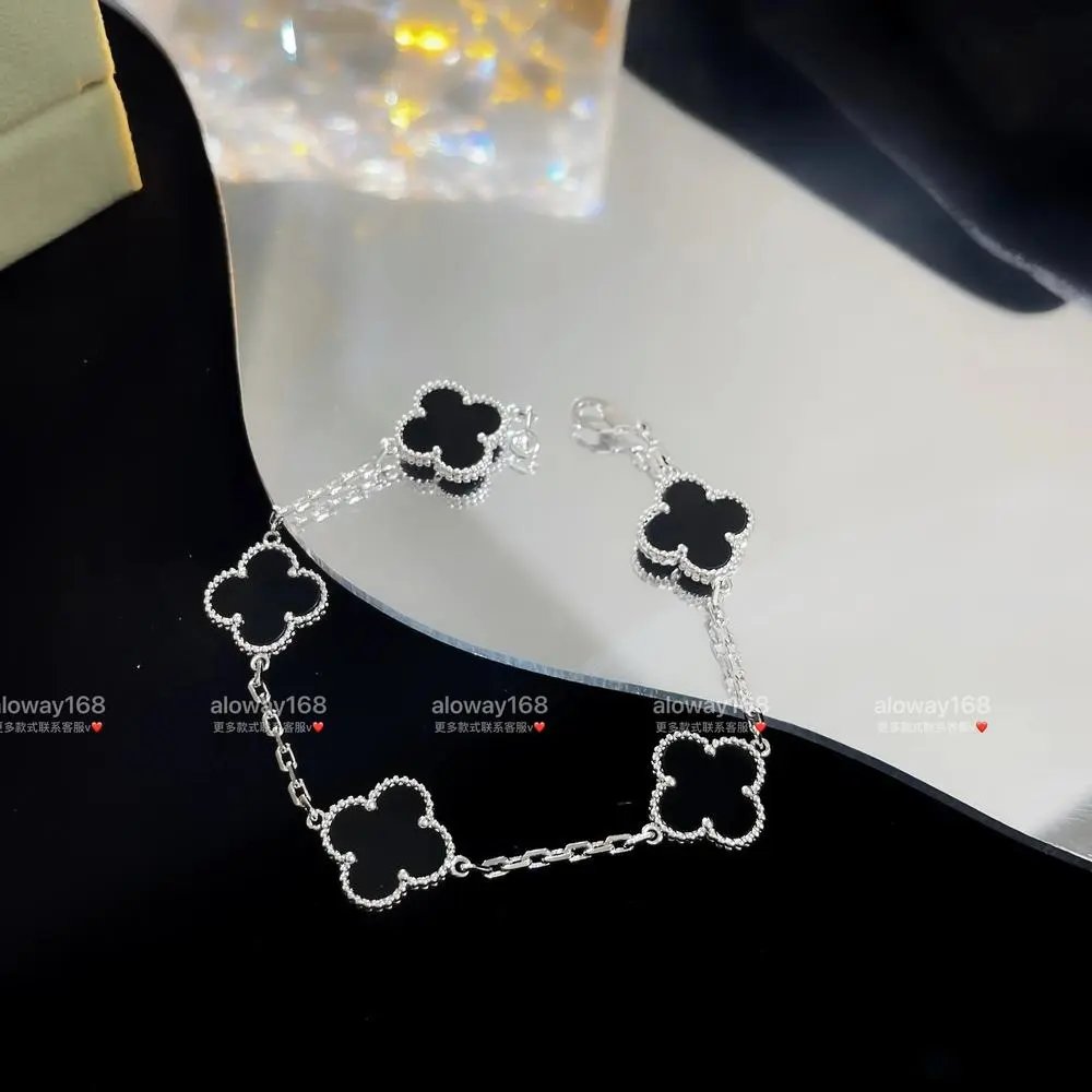 Unbranded Jewelry Clover Motif Chain Bracelet — Style 12