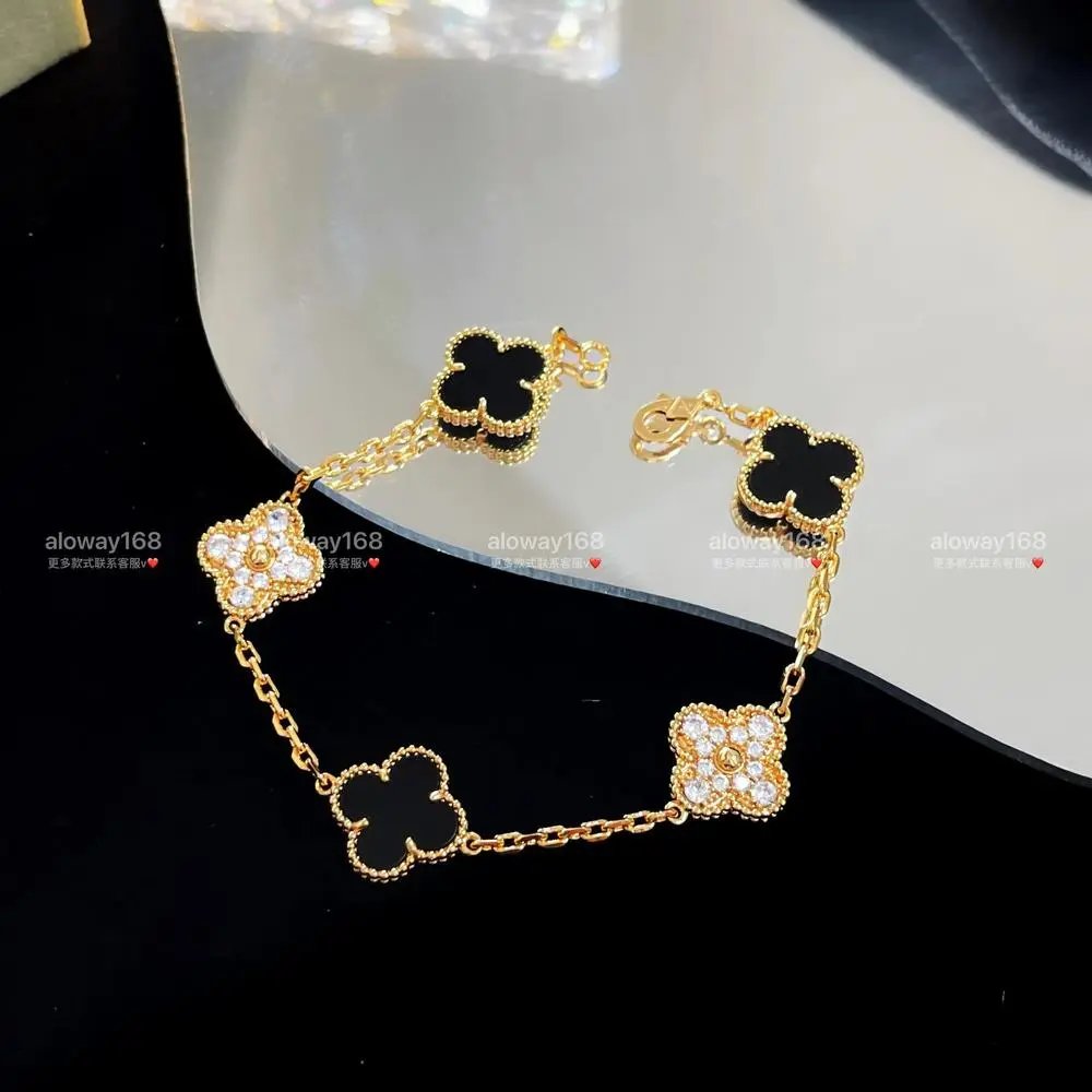 Unbranded Jewelry Clover Motif Chain Bracelet — Style 36