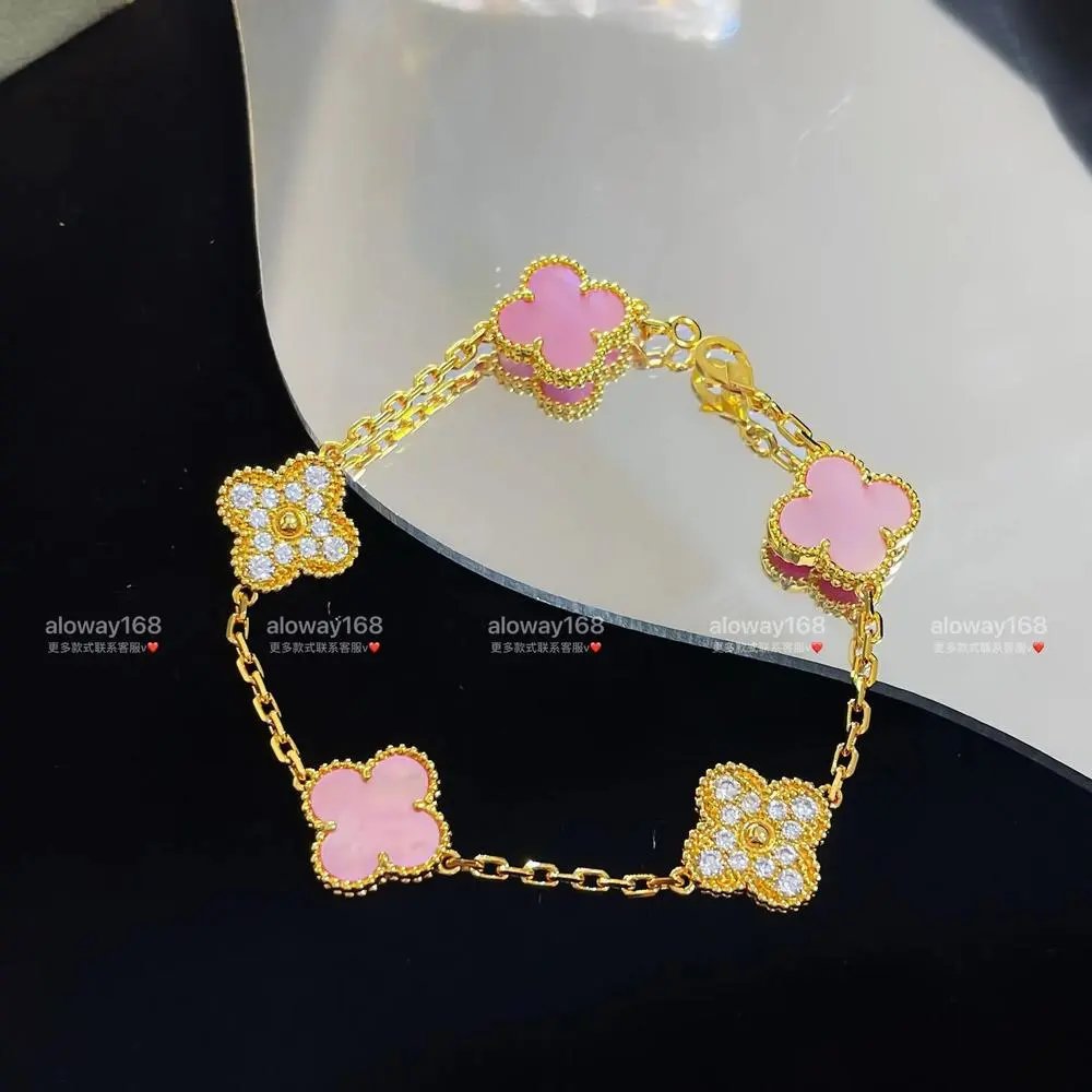 Unbranded Jewelry Clover Motif Chain Bracelet — Style 31