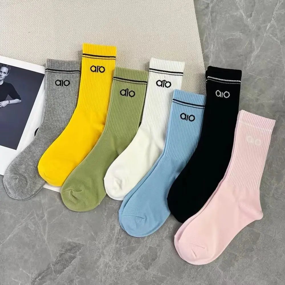 Alo Socks Ribbed crew with striped cuffs image 4