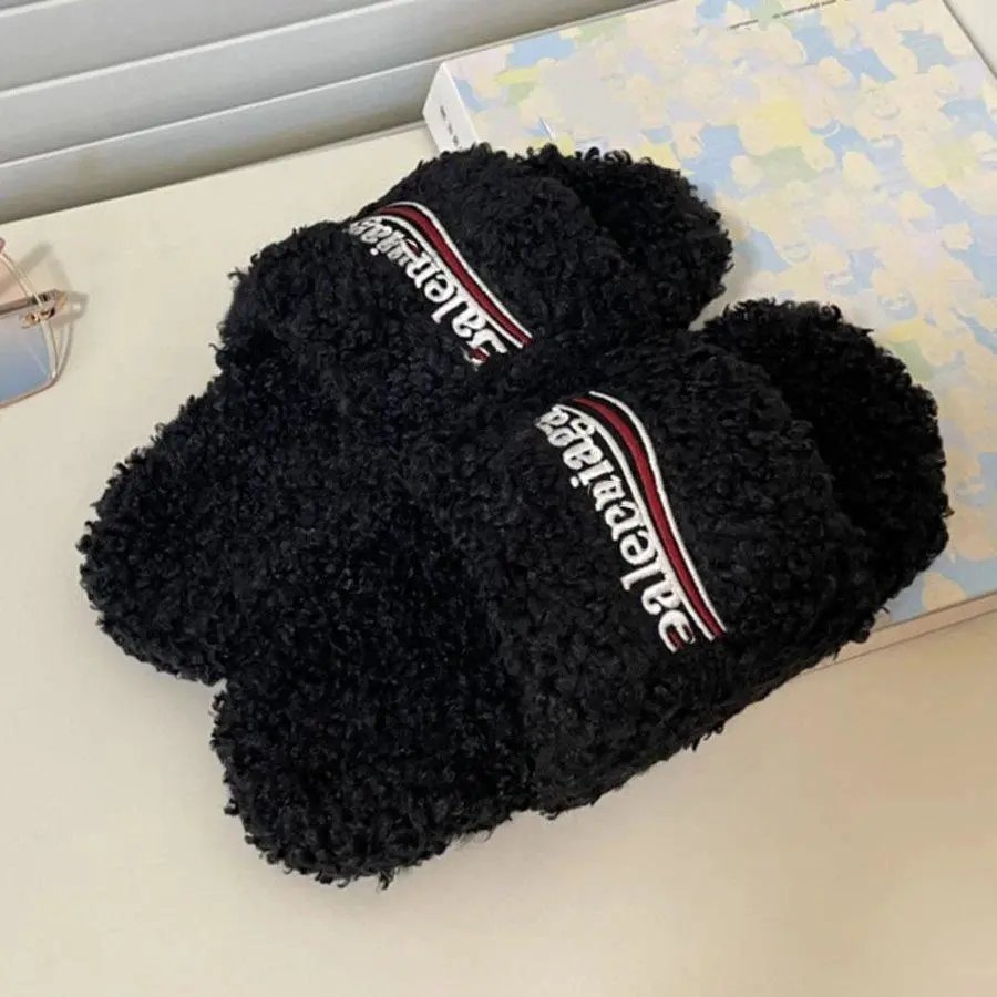 Balenciaga Slippers — W2CFinds curated find