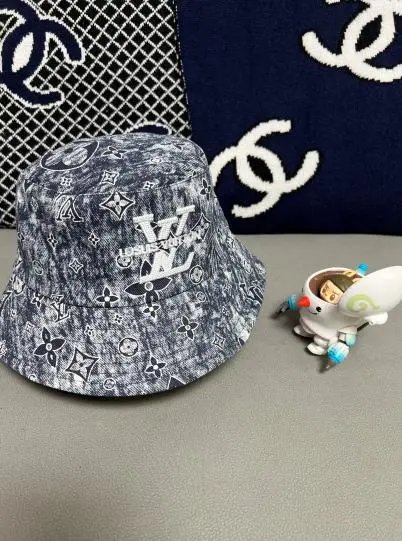 Balenciaga Hats Logo-Print Baseball Cap — Style 33