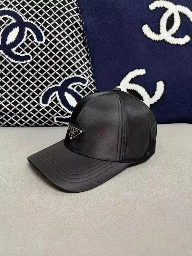 Balenciaga Hats Logo-Print Baseball Cap product detail image 4