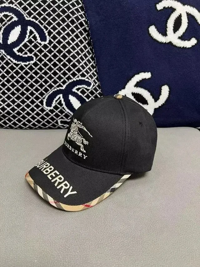 Balenciaga Hats Logo-Print Baseball Cap product detail image 12