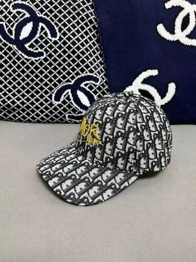 Balenciaga Hats Logo-Print Baseball Cap product detail image 5