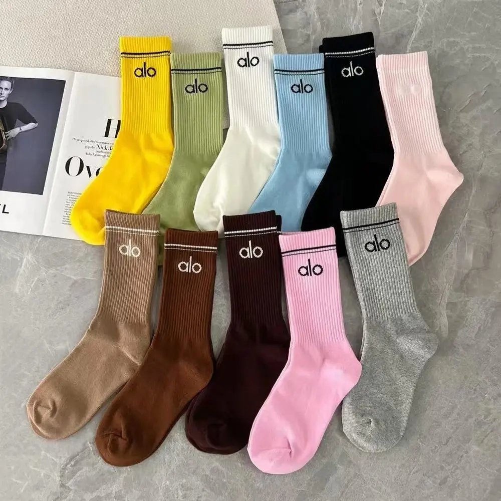 Alo Socks Ribbed crew with striped cuffs image 2