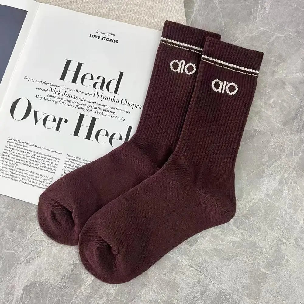 Alo Socks Ribbed crew with striped cuffs — Style 5