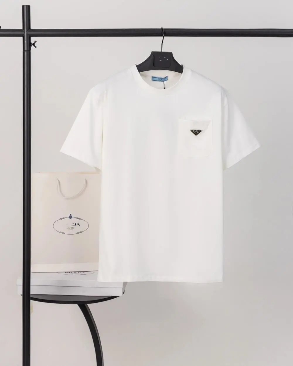 Prada T-Shirts Short-sleeve crew-neck logo — Style 17