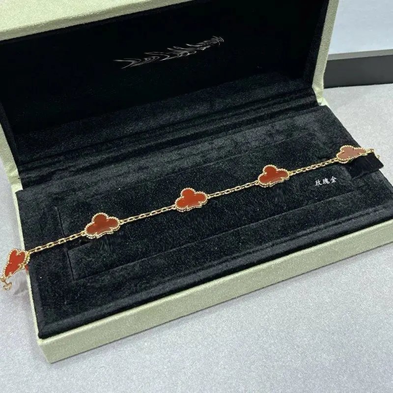 Unbranded Jewelry Clover Motif Chain Bracelet — Style 7
