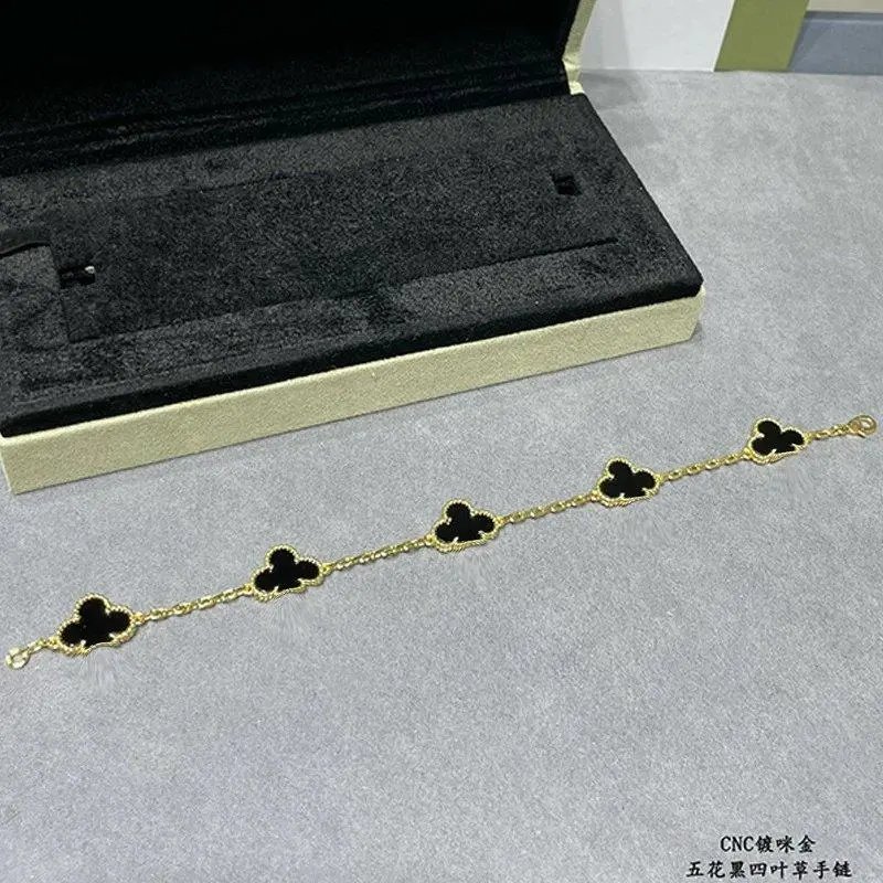 Unbranded Jewelry Clover Motif Chain Bracelet — Style 13