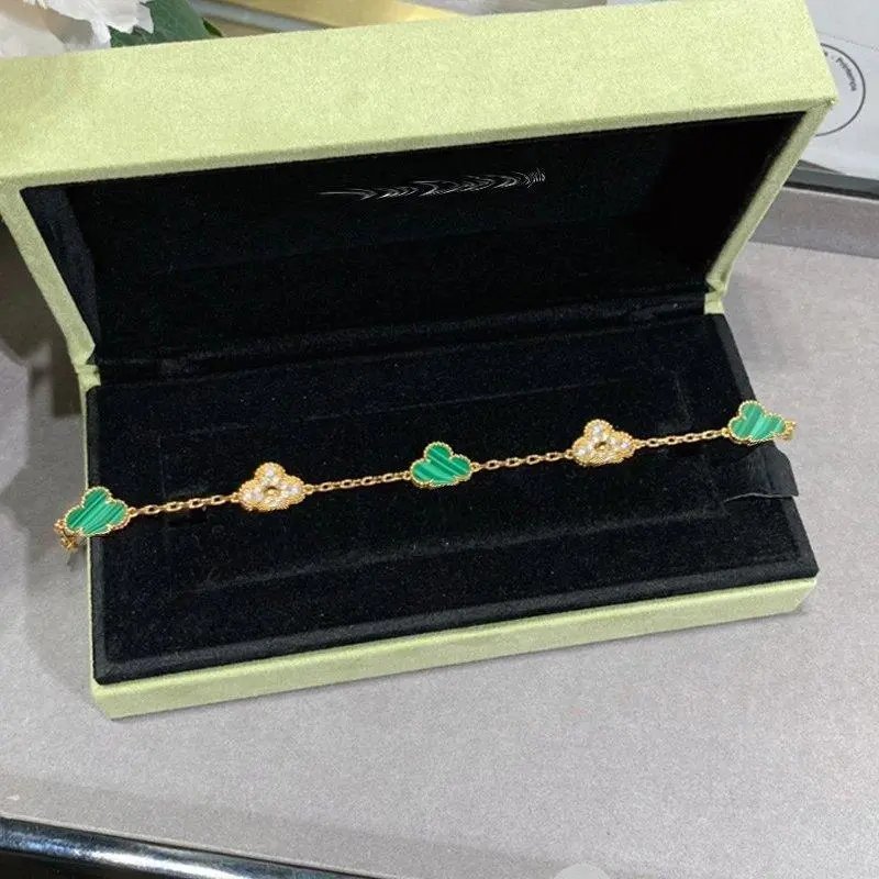 Unbranded Jewelry Clover Motif Chain Bracelet — Style 32