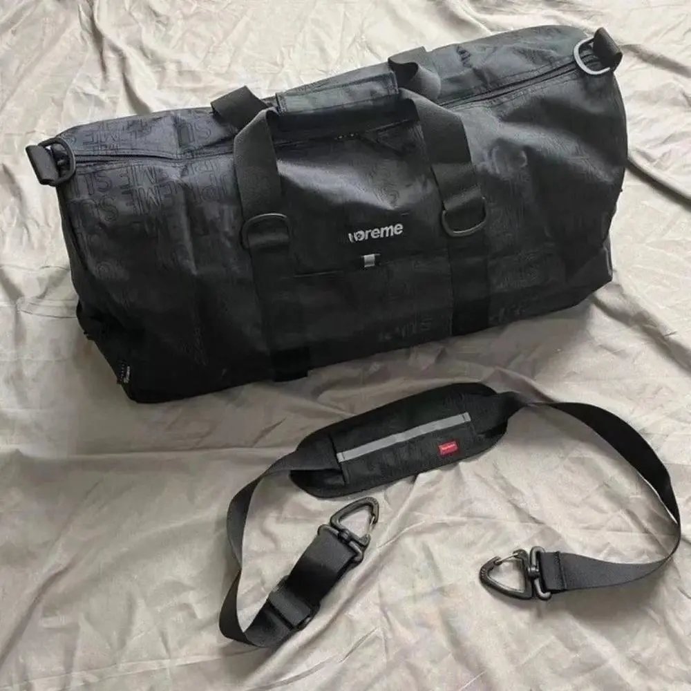 Supreme duffle bag
