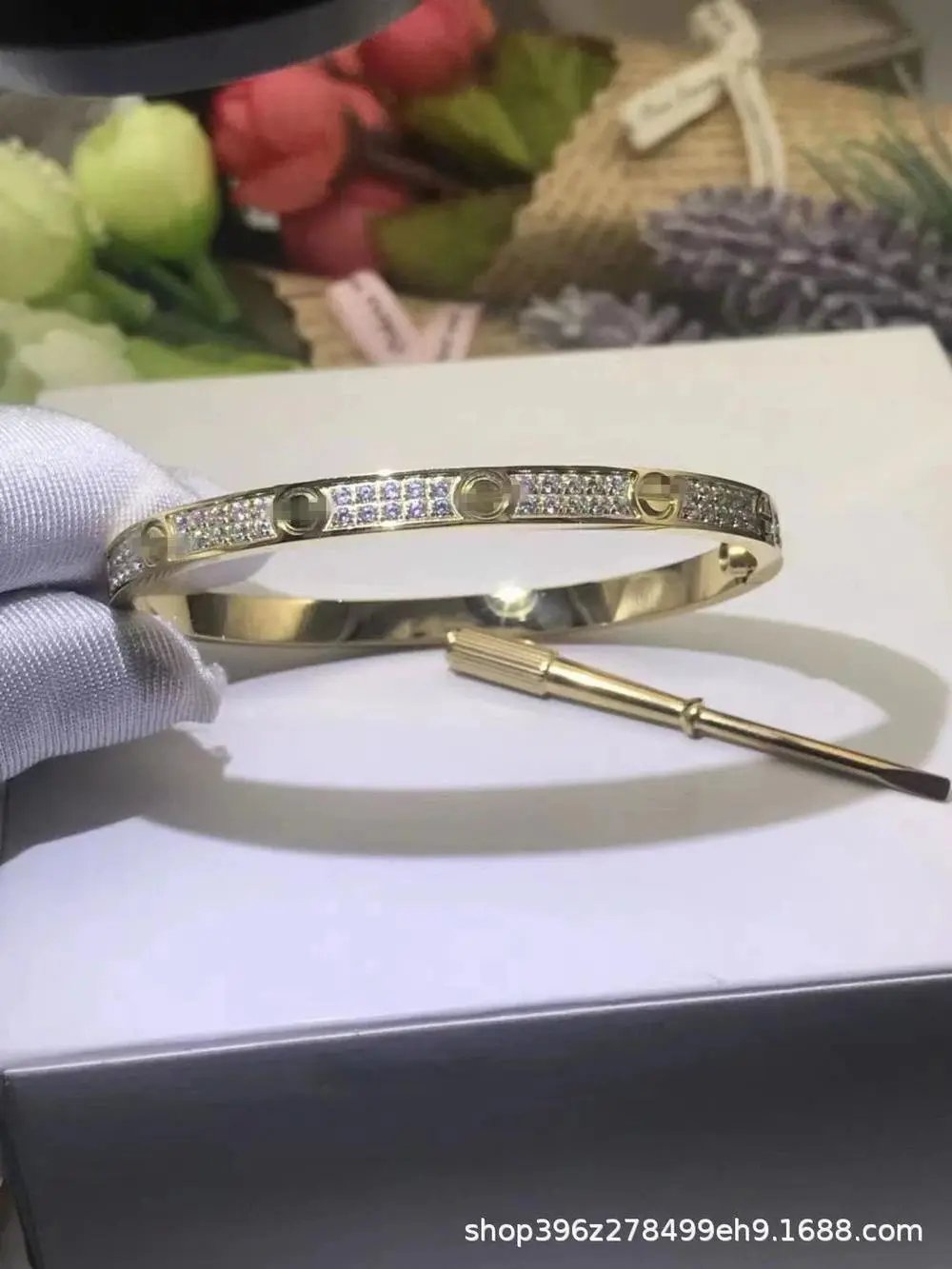 Unbranded Jewelry Screw-Motif Bangle Bracelet — Style 15