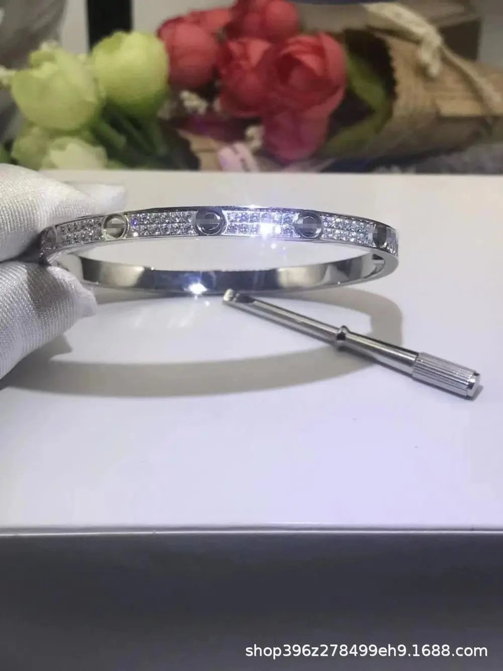 Unbranded Jewelry Screw-Motif Bangle Bracelet — Style 14