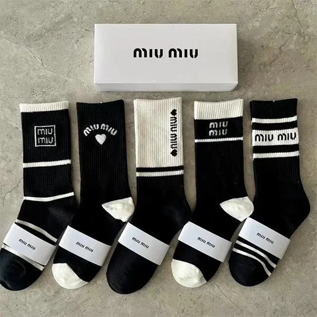 Miu Socks Ribbed logo crew product detail image 1