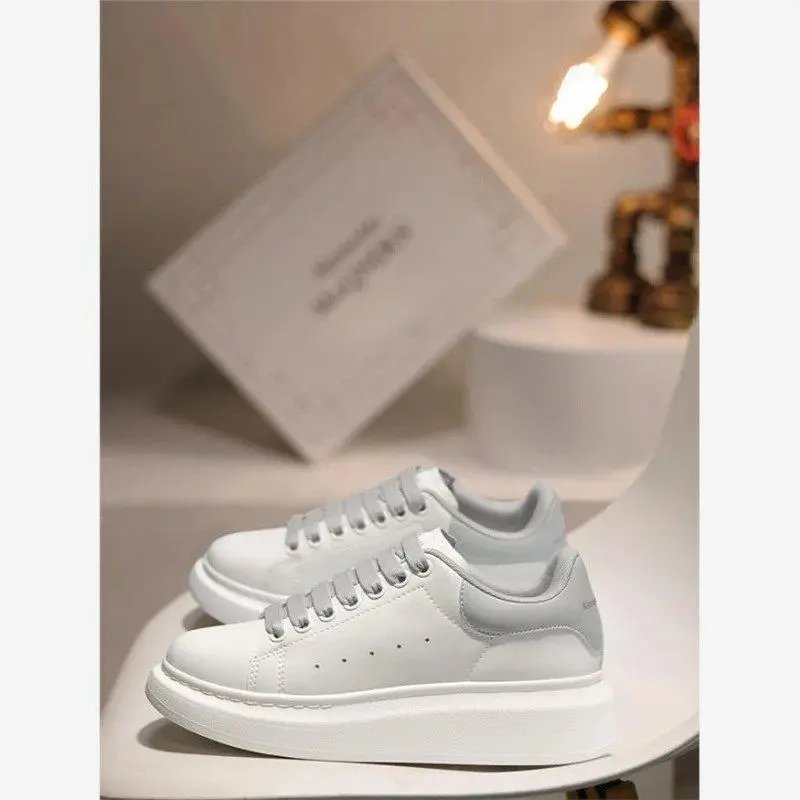 Unbranded Sneakers Low-top lace-up platform with contrast heel tab — Style 3