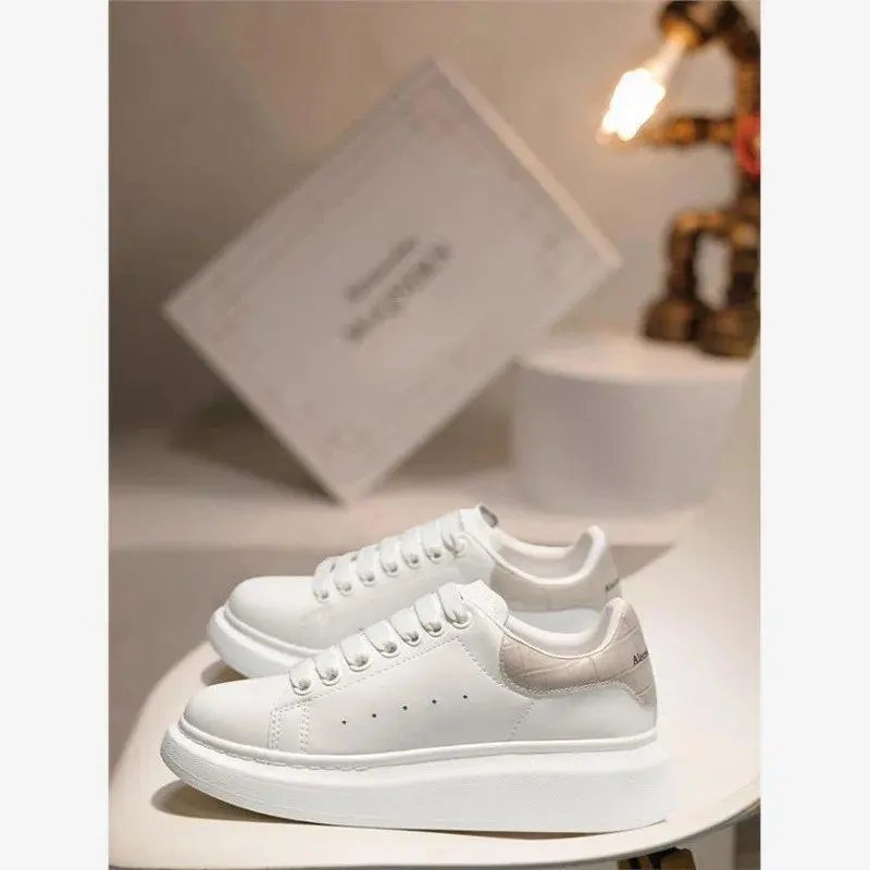 Unbranded Sneakers Low-top lace-up platform with contrast heel tab — Style 16