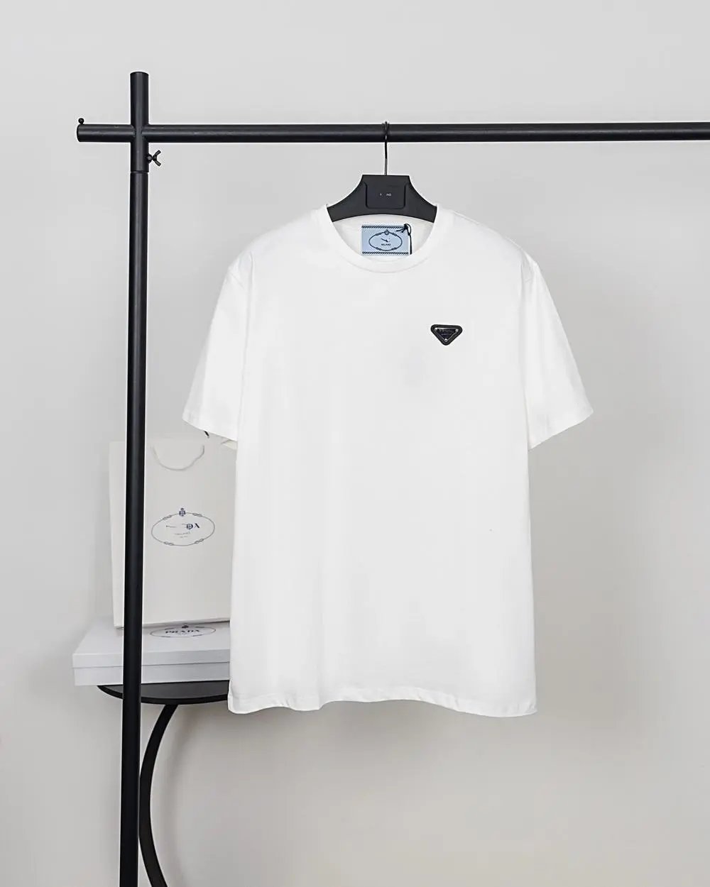 Prada T-Shirts Short-sleeve crew-neck logo — Style 15