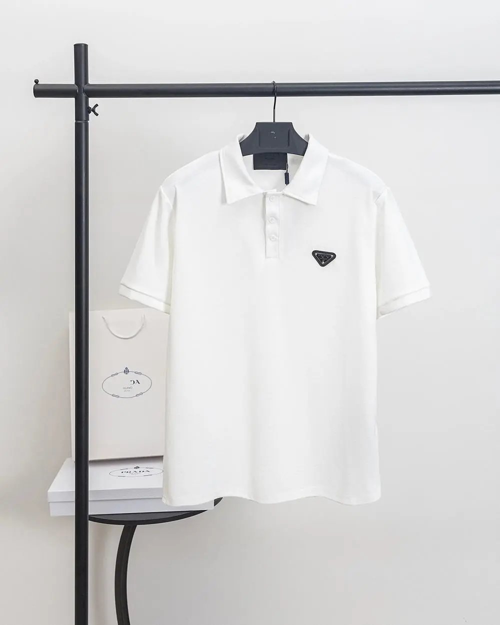 Prada T-Shirts Short-sleeve crew-neck logo — Style 23