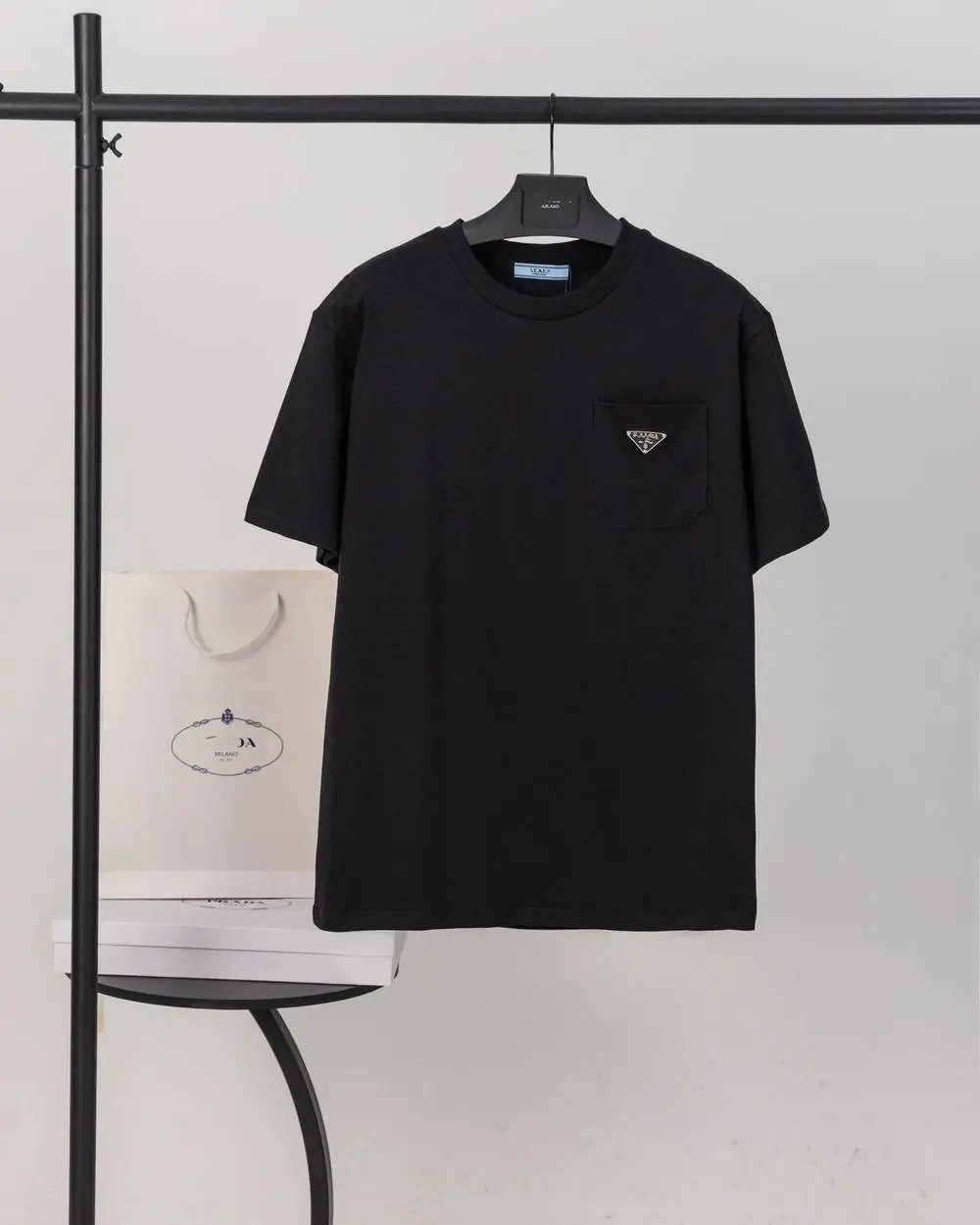 Prada T-Shirts Short-sleeve crew-neck logo — Style 16