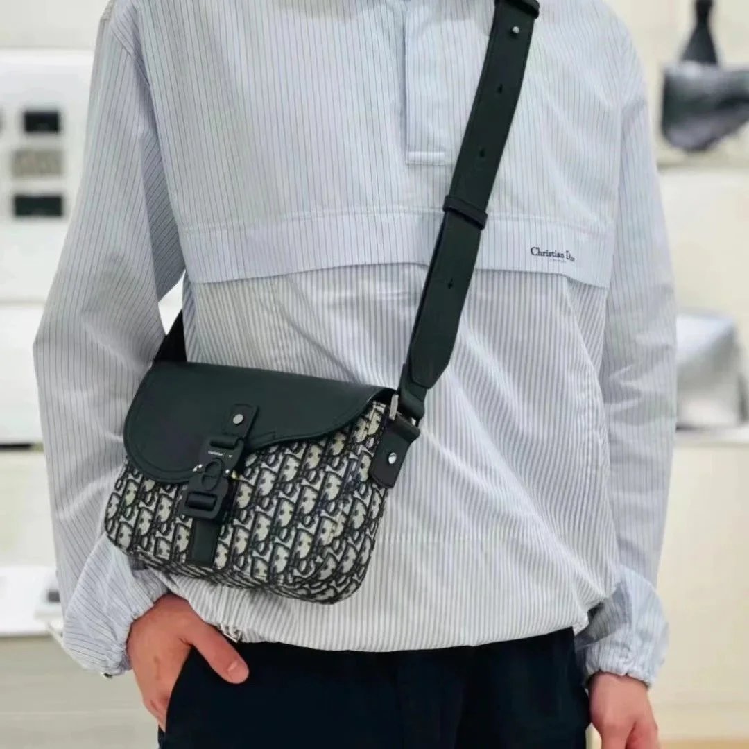 Dior Saddle Bag Black Grained Leather Crossbody Bag - 3