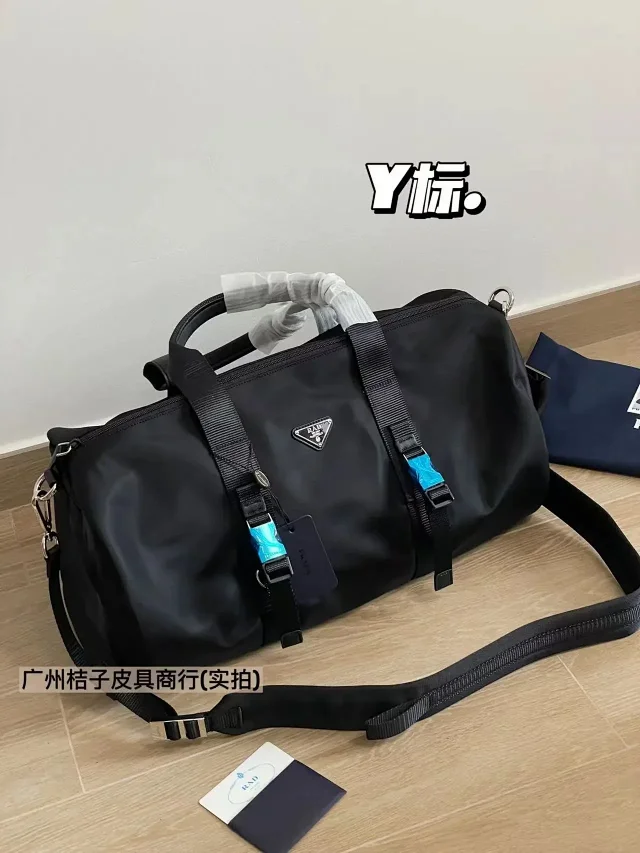 Prada Travel Bags Nylon duffel bag with triangle logo plaque product detail image 2