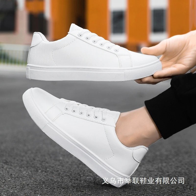 Design Classic Low-Top Black Leather Sneakers - 7