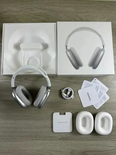 Apple AirPods Max Space Gray Over-Ear Headphones - 6