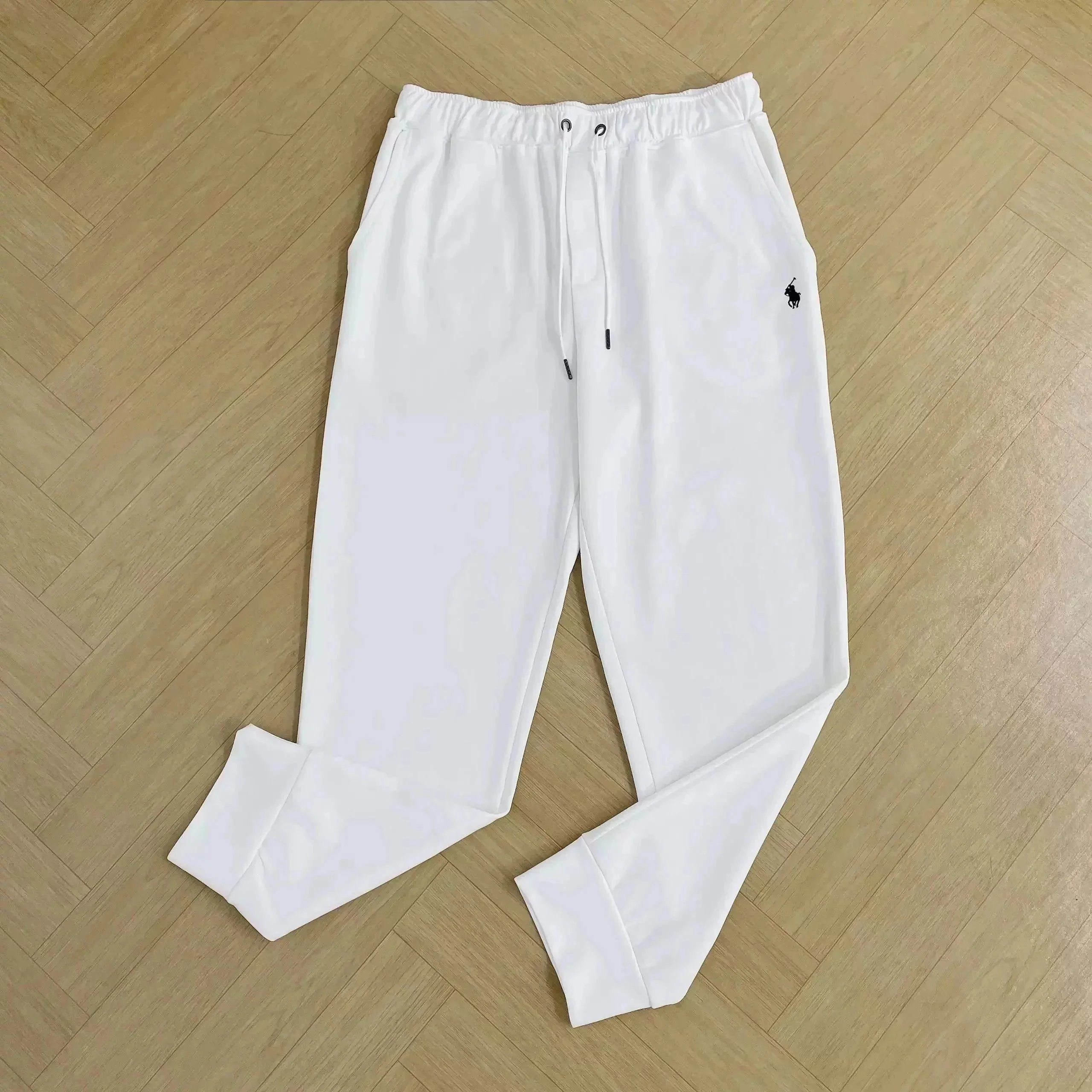 23 White 002