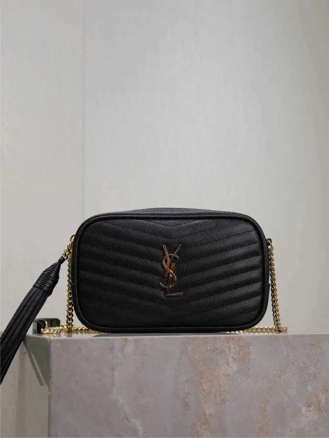 Saint Laurent Loulou Shearling Gray Shoulder Bag - 8