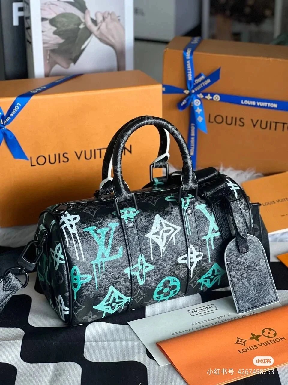 Louis Vuitton Graffiti Speedy Bag [40 styles]