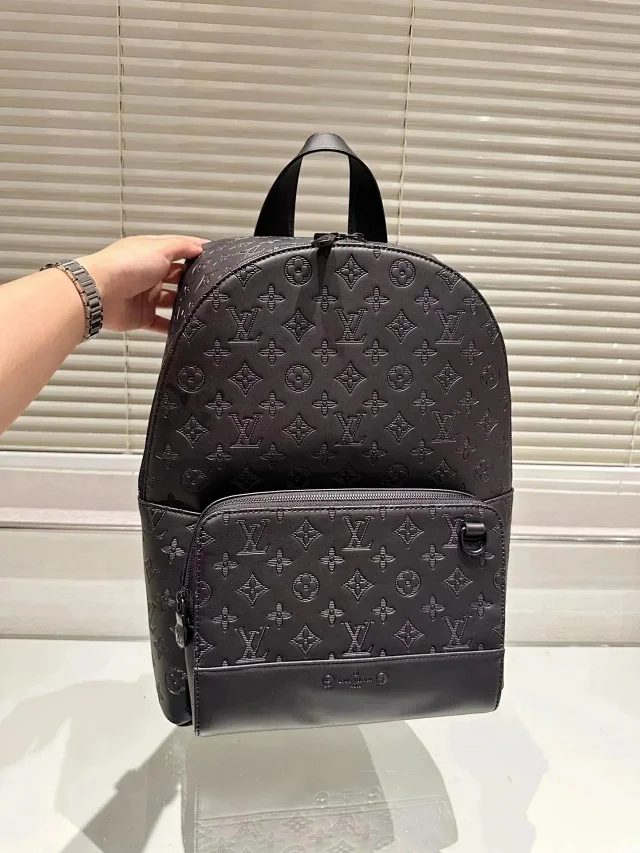 Louis Vuitton Backpacks Monogram Backpack with Front Zip Pocket product detail image 1