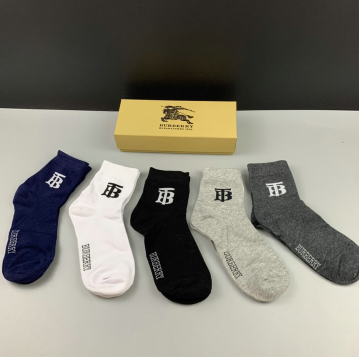 AMI Paris Socks Ribbed heart-logo crew image 8