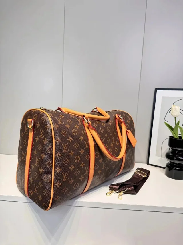 Louis Vuitton Travel Bags Monogram duffel bag with shoulder strap product detail image 2