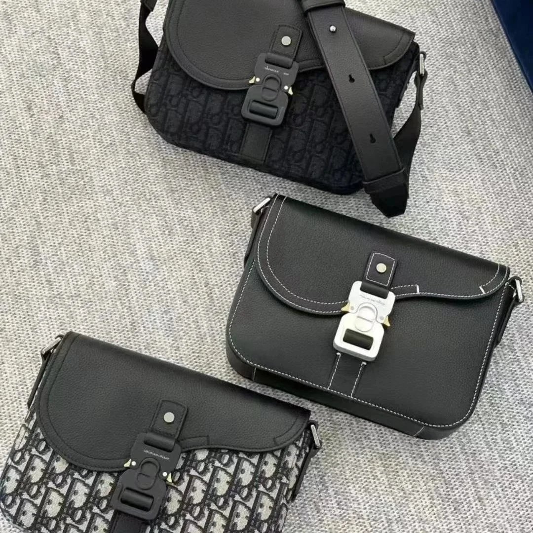 Dior Crossbody Bags Oblique-pattern flap bag with buckle closure image 4