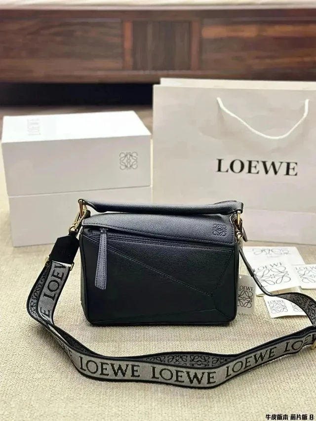 Lacoste Crossbody Bags Flap Bag with Matching Pouch product detail image 3