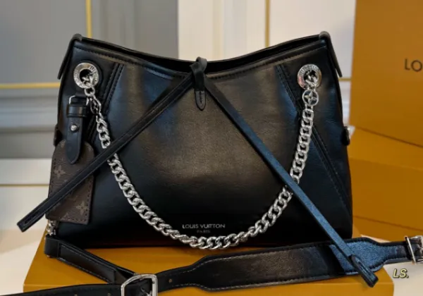 Louis Vuitton Pochette Métis Black Leather Clutch Clutches - 4