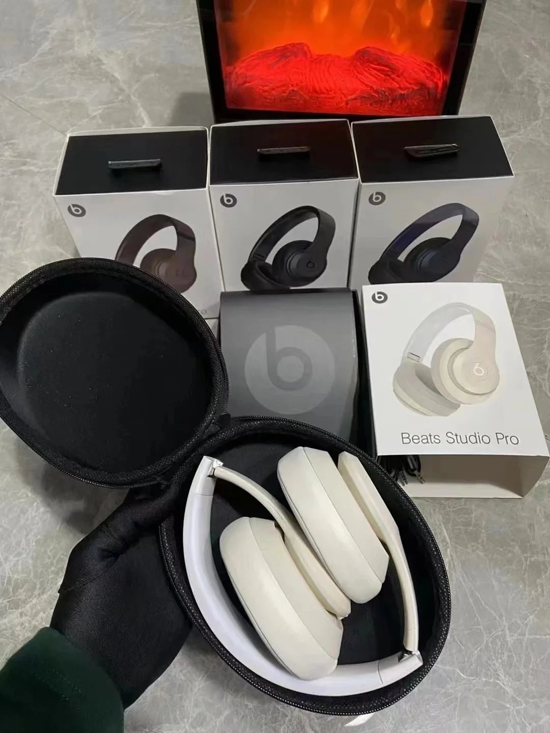 Beats Studio Pro Black Over-Ear Headphones - 10