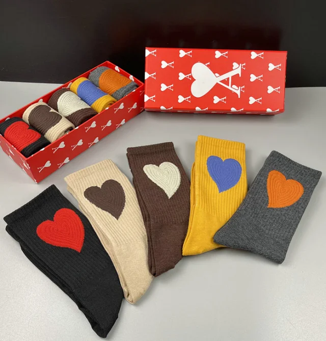 AMI Paris Socks Ribbed heart-logo crew product detail image 5