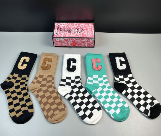 AMI Paris Socks Ribbed heart-logo crew — Dior.1