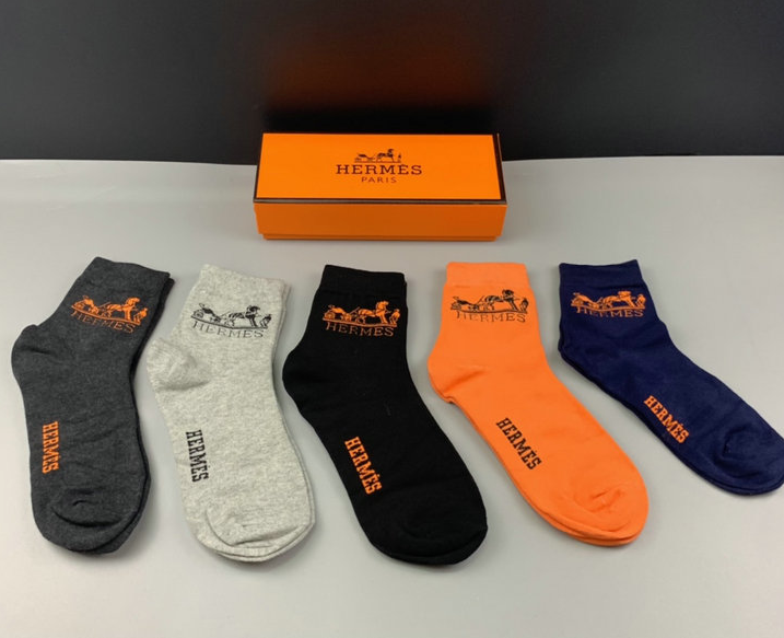 AMI Paris Socks Ribbed heart-logo crew — Hermès.3