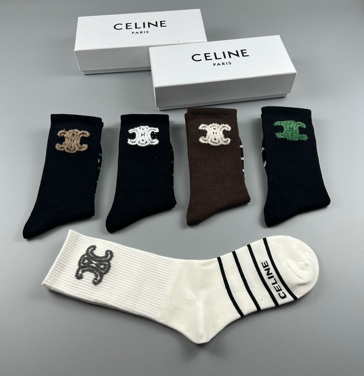 AMI Paris Socks Ribbed heart-logo crew — Chanel.2