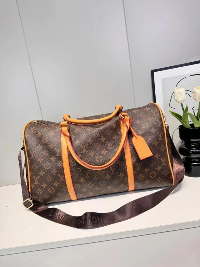 Louis Vuitton Travel Bags Monogram duffel bag with shoulder strap product detail image 1
