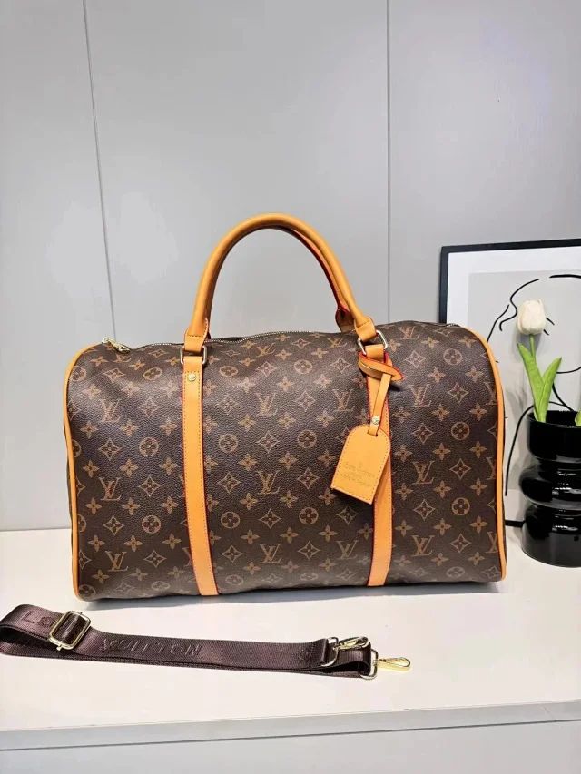 Louis Vuitton Travel Bags Monogram duffel bag with shoulder strap product detail image 4