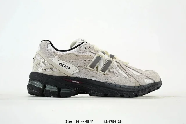 New Balance Sneakers 1906R product detail image 2