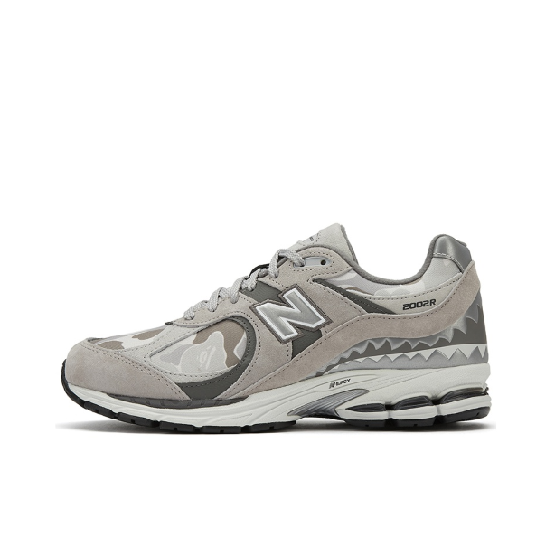 New Balance Sneakers 2002R — M2002RBG Gray Silver