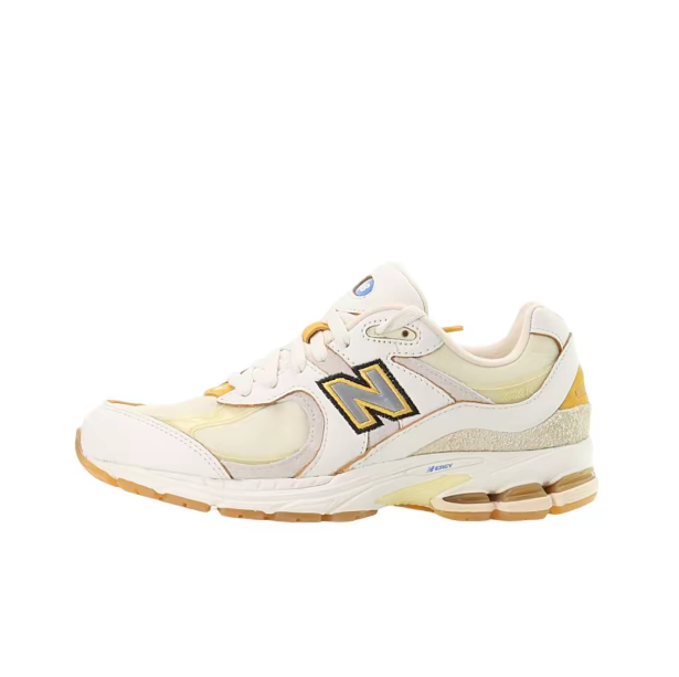 New Balance Sneakers 2002R — M2002RJ1 Beige Orange
