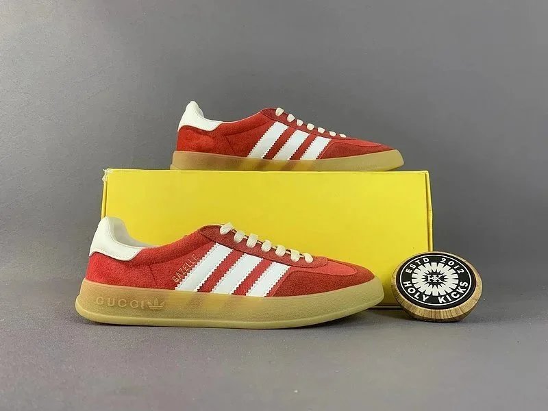 Gucci Sneakers Gazelle three-stripe image 9
