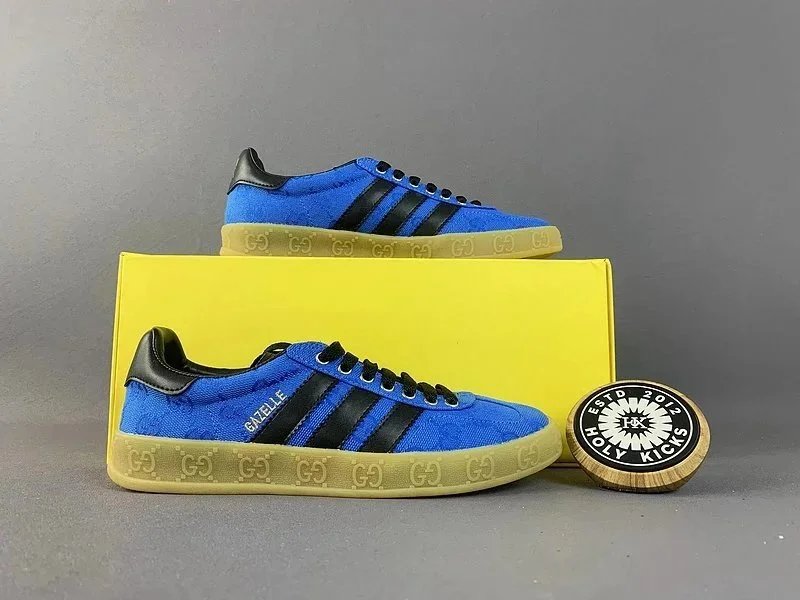 Gucci Sneakers Gazelle three-stripe — 20